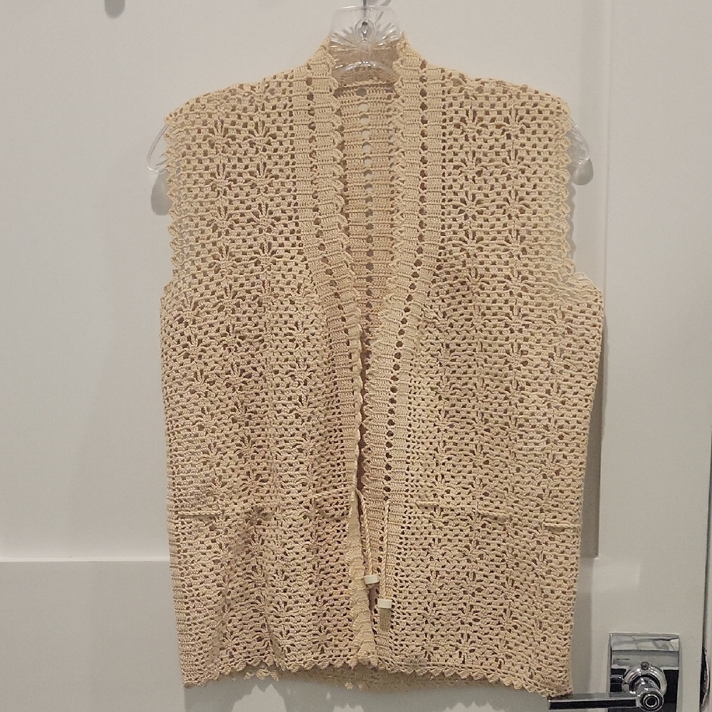 VINTAGE 80s 90s Women's Cream Crochet Sweater Vest Boho Chic Bohemian